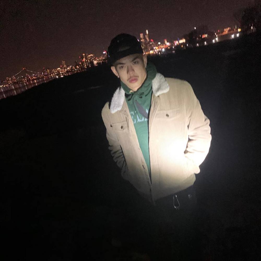 Meet your Posher, Victor